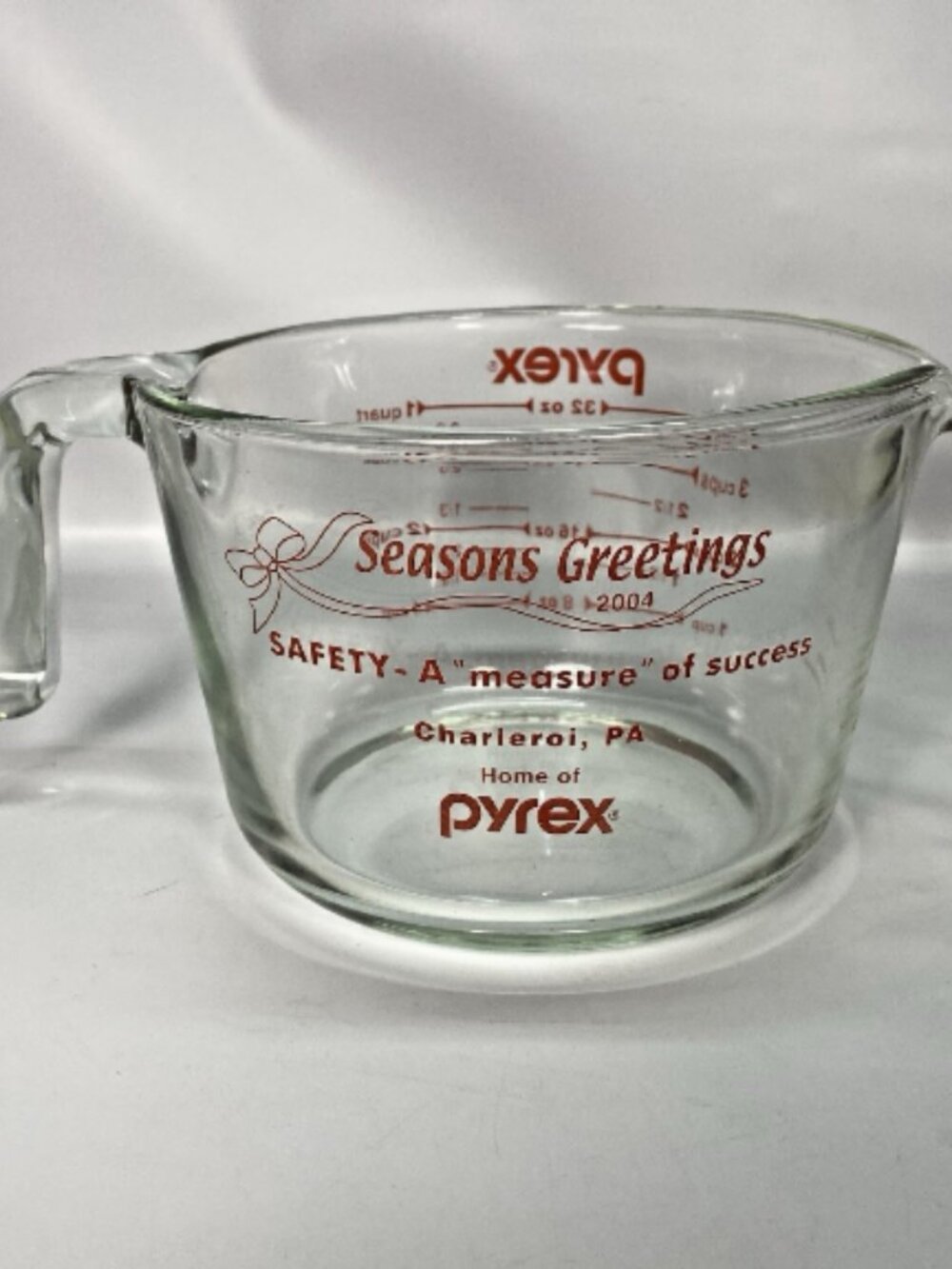 Pyrex 32oz 4 Cups Glass Handled Measuring Cup Red Letters 2004 USA #23 Vintage